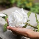 Choisir le bon soliflore pour columbarium : allier esthétique et fonctionnalité
