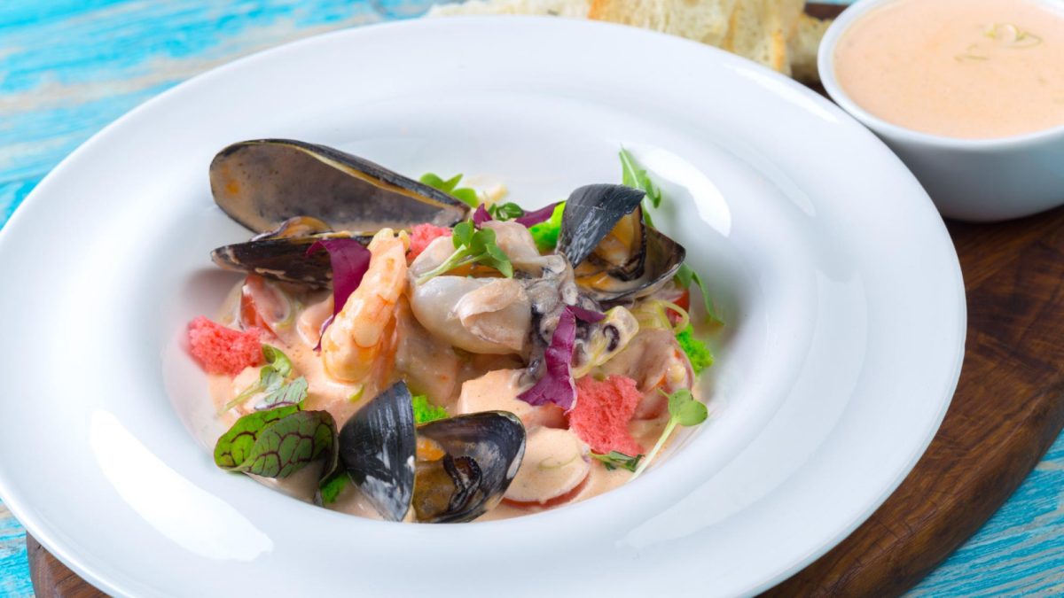 Comment accompagner une zarzuela aux fruits de mer ?