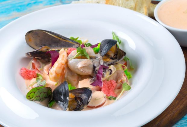 Comment accompagner une zarzuela aux fruits de mer ?