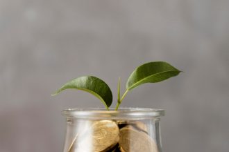 Faites des économies en un clic : découvrez les atouts d'un comparateur