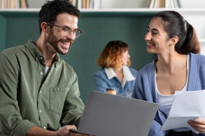 Pourquoi choisir une agence de communication spécialisée dans l’éducation pour votre projet ?
